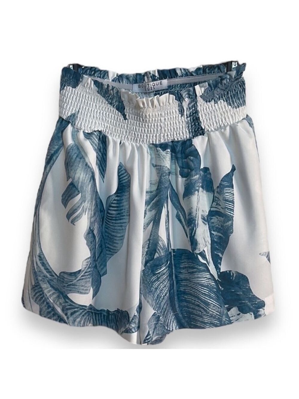 Botanical Tropical Leaf Print Smocked Shorts with Pockets Size M Length 3”